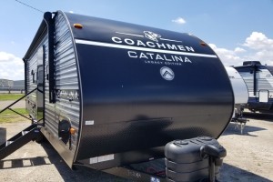New 2026 Coachmen Catalina Legacy Edition 243RBS Travel Trailer