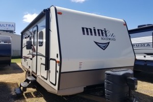 Used 2017 Forest River MINI LITE 2104S Travel Trailer Used 2017 Forest River MINI LITE 2104S Travel Trailer