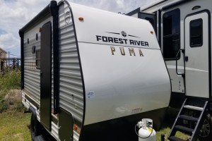 New 2025 Palomino PUMA CAMP EDITION 16BHCE Travel Trailer