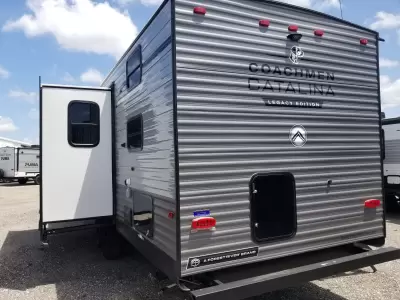 2027 Coachmen Catalina Legacy Edition 273DBHCKLE — photo 4