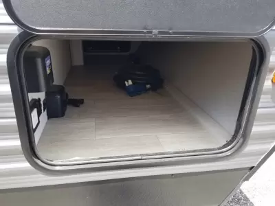 2027 Coachmen Catalina Legacy Edition 273DBHCKLE — photo 13