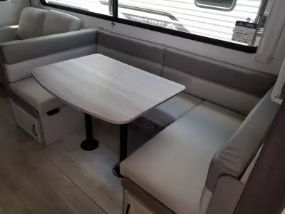 2027 Coachmen Catalina Legacy Edition 273DBHCKLE — photo 15