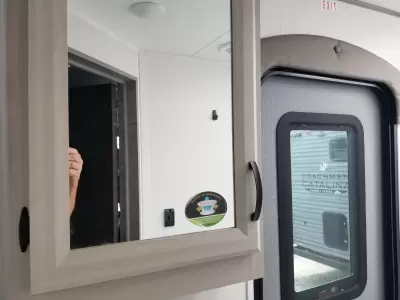 2027 Coachmen Catalina Legacy Edition 273DBHCKLE — photo 27