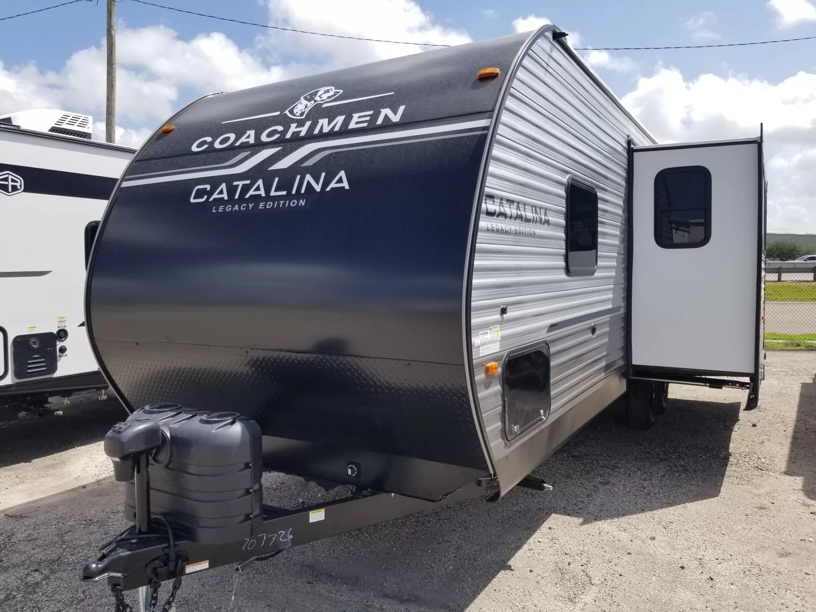 New 2027 Coachmen Catalina Legacy 243RBSLE