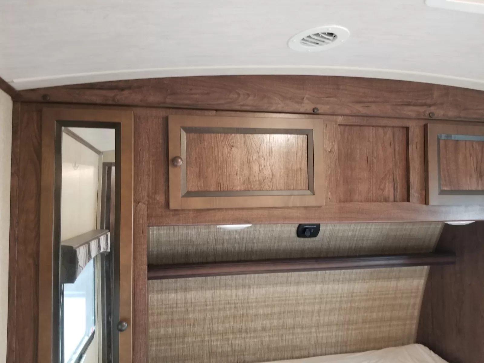 2016 CRUISER 2250RB Travel Trailer for sale at Colonia Del Rey RV in Corpus Christi, TX