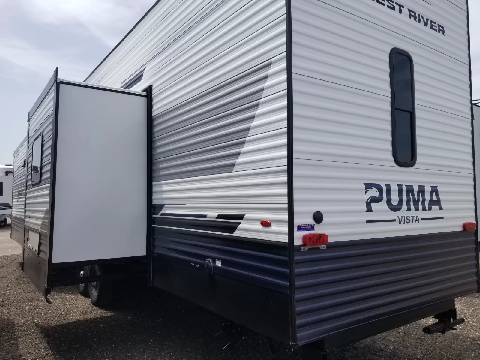 2027 Palomino 38VL Travel Trailer for sale at Colonia Del Rey RV in Corpus Christi, TX