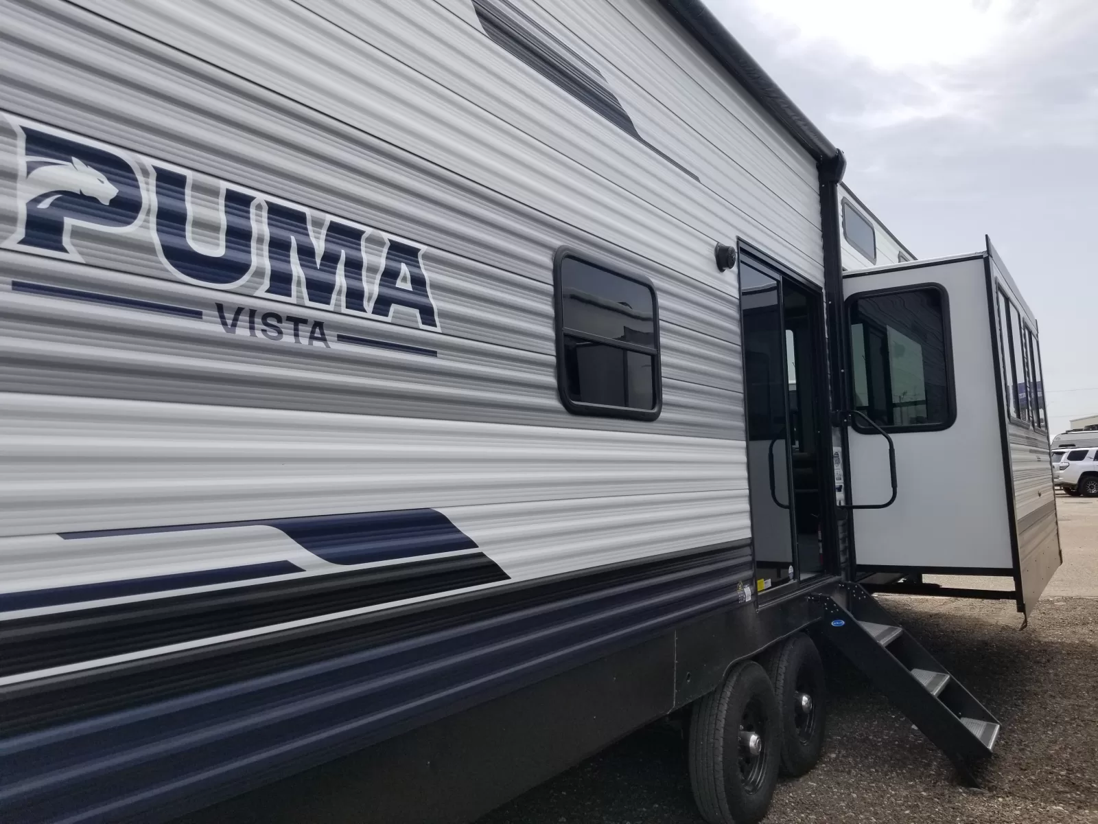 2027 Palomino 38VL Travel Trailer for sale at Colonia Del Rey RV in Corpus Christi, TX