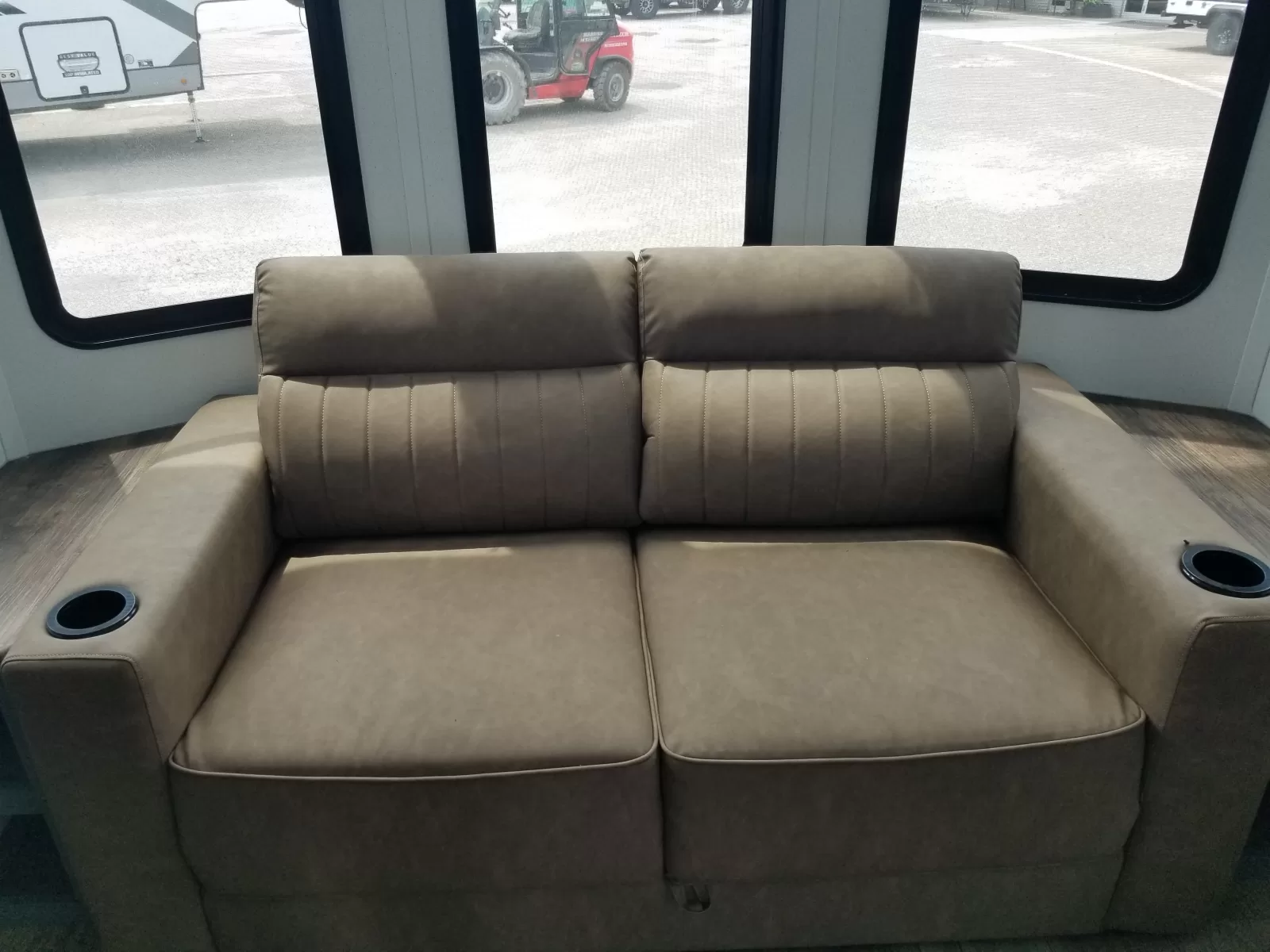 2027 Palomino 38VL Travel Trailer for sale at Colonia Del Rey RV in Corpus Christi, TX