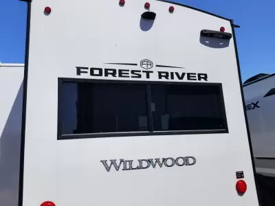 Used 2025 Forest River Wildwood Heritage Glen 325RL — photo 5