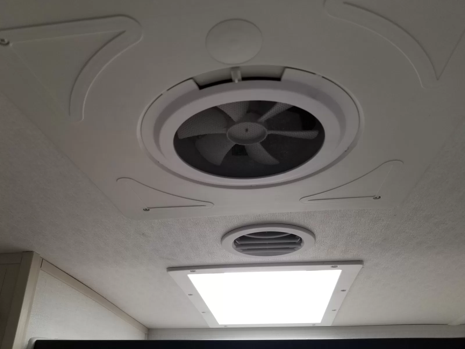 2025 Forest River 325RL Fifth Wheel for sale at Colonia Del Rey RV in Corpus Christi, TX