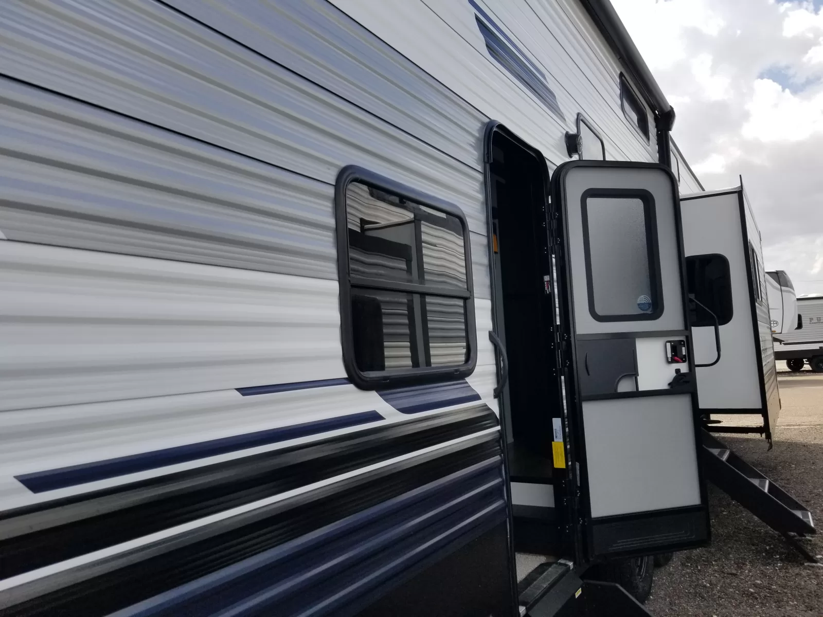 2027 Forest River 403LFT Destination Trailer for sale at Colonia Del Rey RV in Corpus Christi, TX