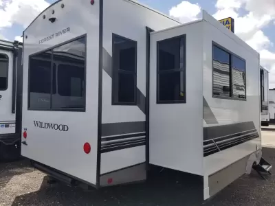 2027 Forest River Wildwood Heritage Glen 286RL — photo 6