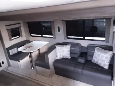 2022 Coachmen Catalina Legacy 343BHTS — photo 10