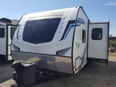 Used 2023 Coachmen Freedom Express 257BHS — photo 3