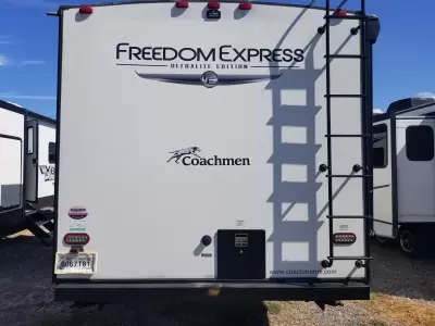 Used 2023 Coachmen Freedom Express 257BHS — photo 5