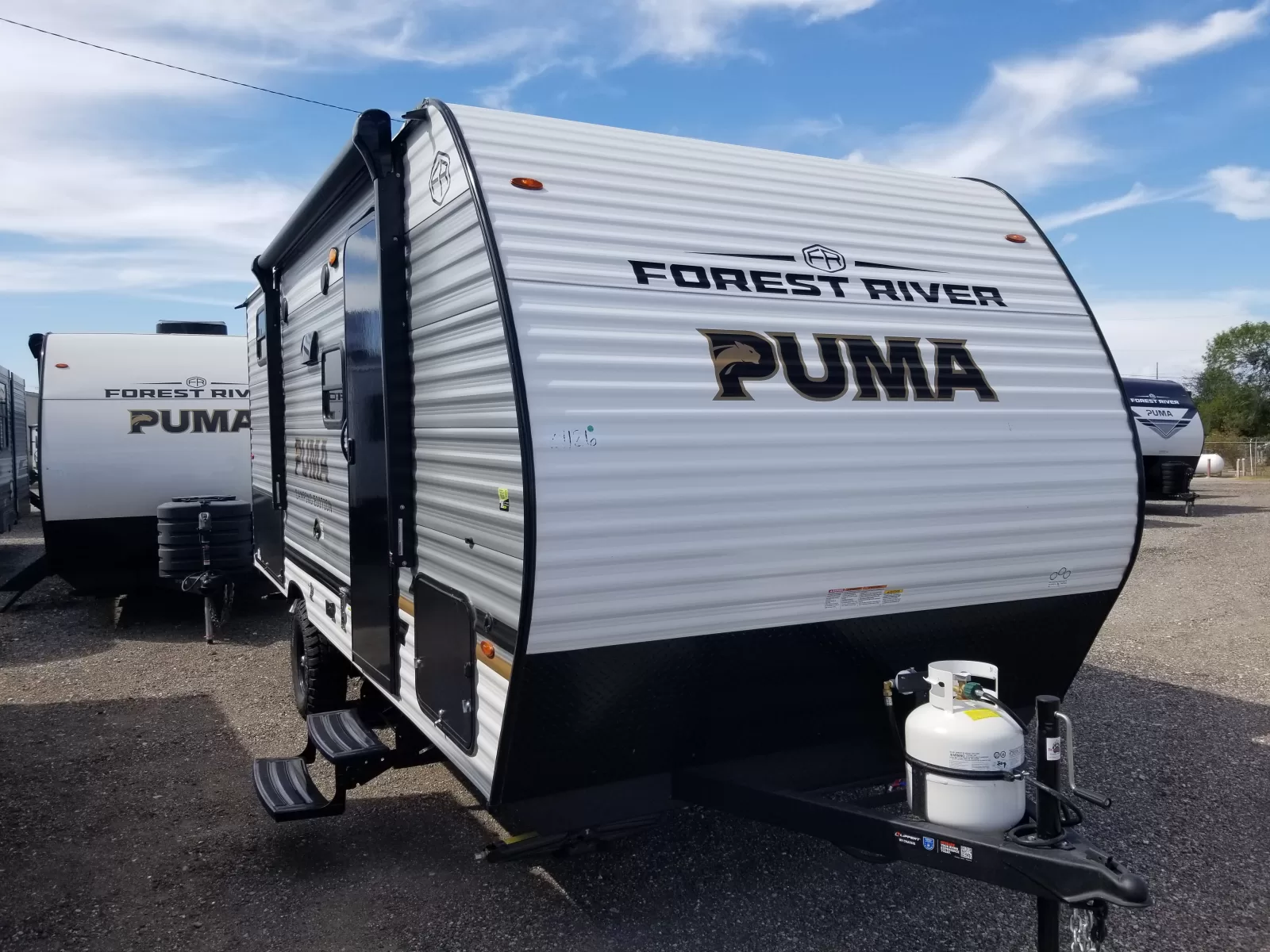 2027 Forest River 18BHCE Travel Trailer for sale at Colonia Del Rey RV in Corpus Christi, TX