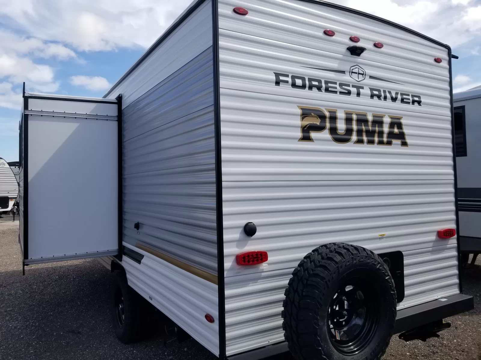 2027 Forest River 18BHCE Travel Trailer for sale at Colonia Del Rey RV in Corpus Christi, TX