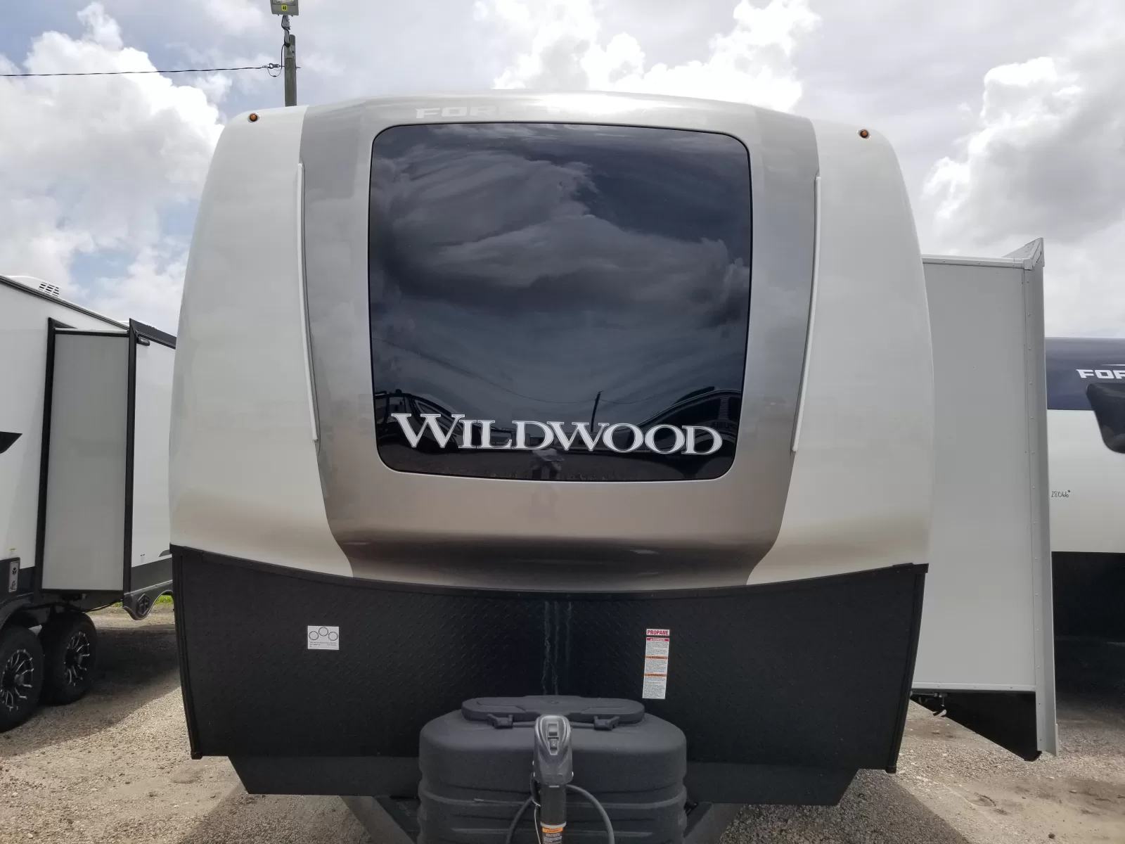 2027 Forest River 261FKRB Travel Trailer for sale at Colonia Del Rey RV in Corpus Christi, TX