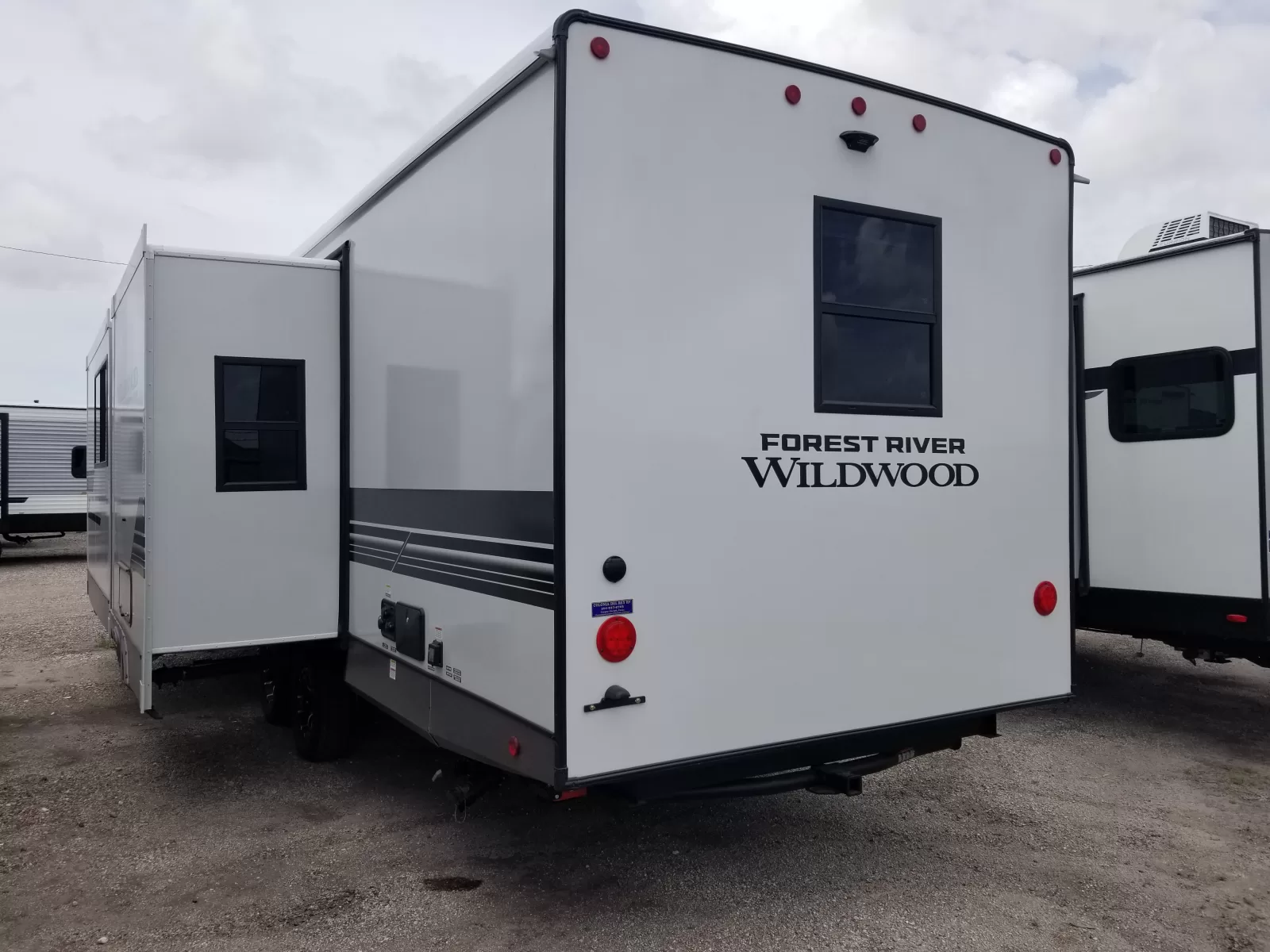 2027 Forest River 261FKRB Travel Trailer for sale at Colonia Del Rey RV in Corpus Christi, TX
