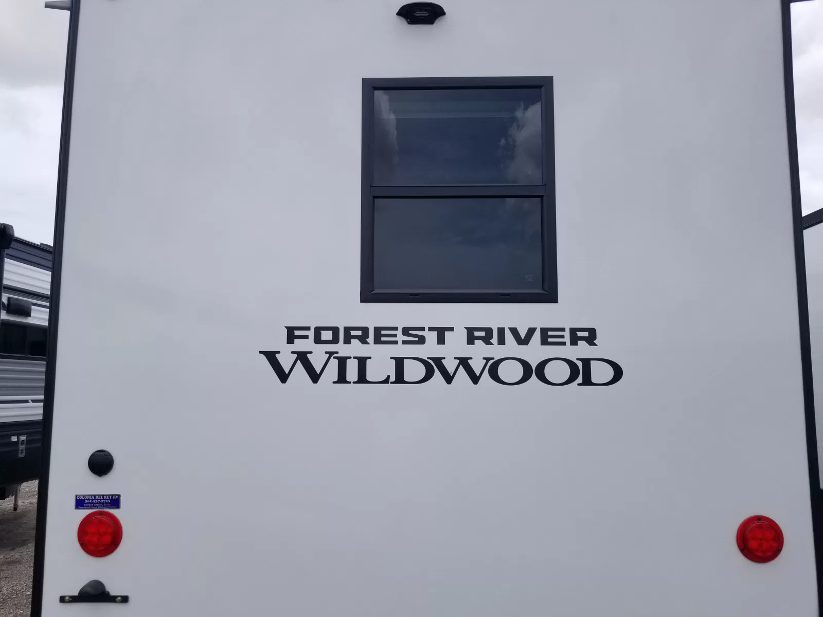 2027 Forest River 261FKRB Travel Trailer for sale at Colonia Del Rey RV in Corpus Christi, TX