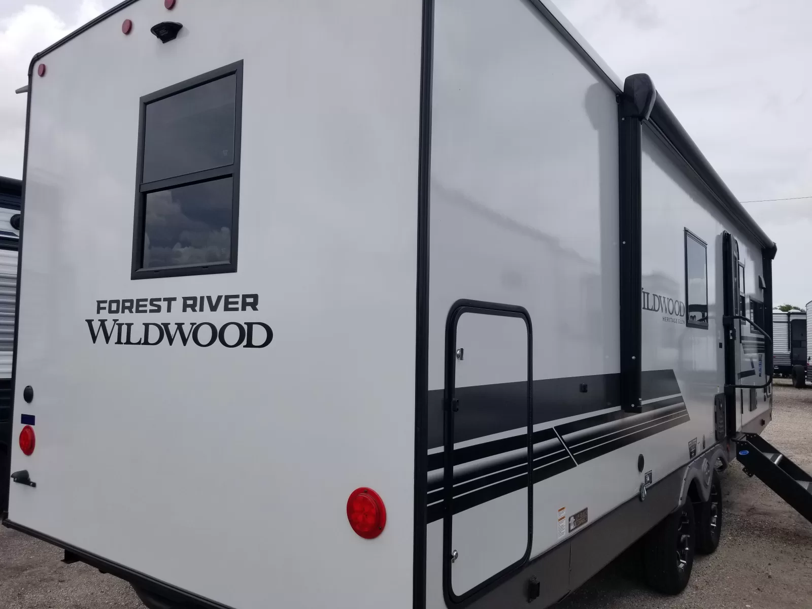 2027 Forest River 261FKRB Travel Trailer for sale at Colonia Del Rey RV in Corpus Christi, TX