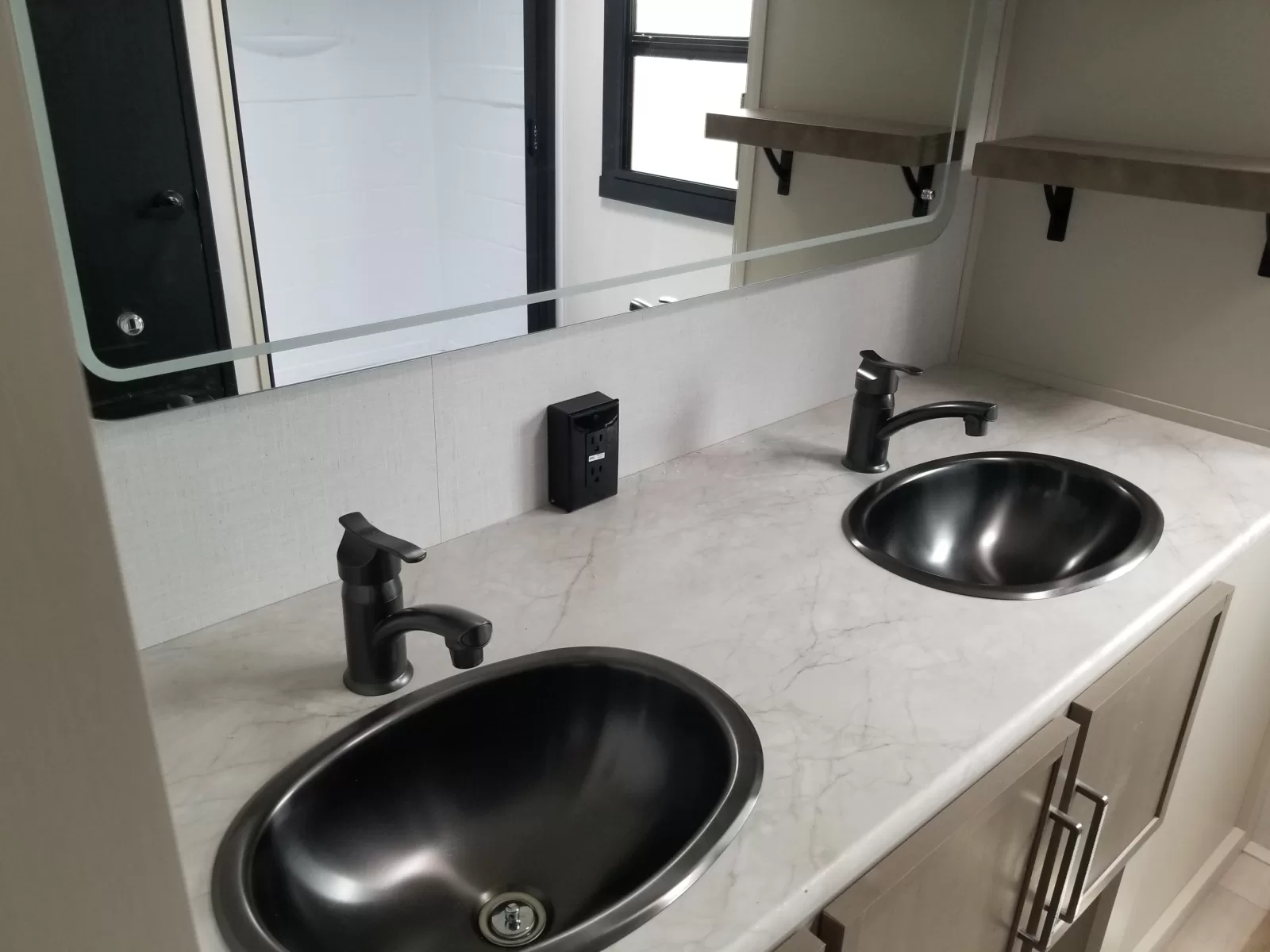 2027 Forest River 261FKRB Travel Trailer for sale at Colonia Del Rey RV in Corpus Christi, TX