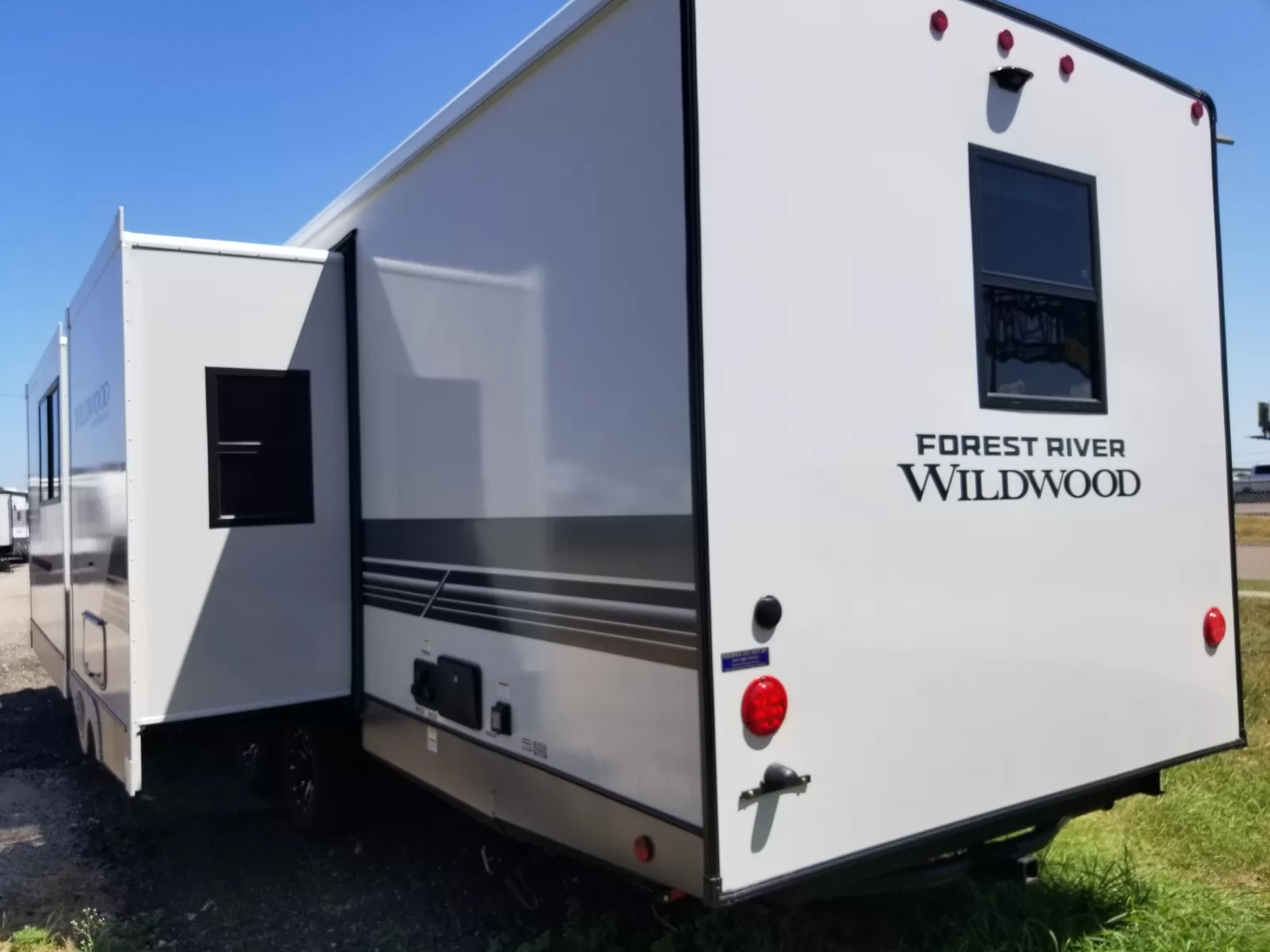 2027 Forest River 261FKRB Travel Trailer for sale at Colonia Del Rey RV in Corpus Christi, TX