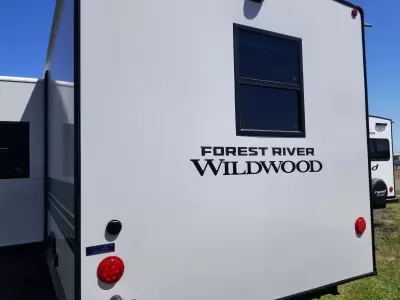 New 2027 Forest River Wildwood Heritage Glen 261FKRB — photo 4