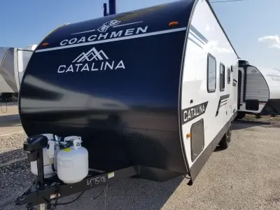 2026 Coachmen Catalina Summit 261BH — photo 3