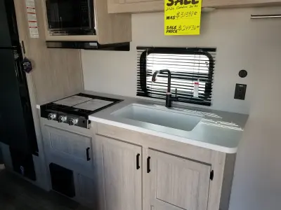 2026 Coachmen Catalina Summit 261BH — photo 14