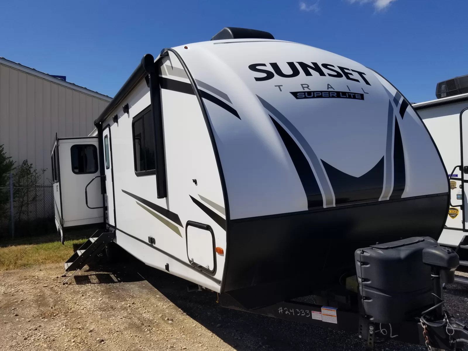 2023 Crossroads 330SI Travel Trailer for sale at Colonia Del Rey RV in Corpus Christi, TX