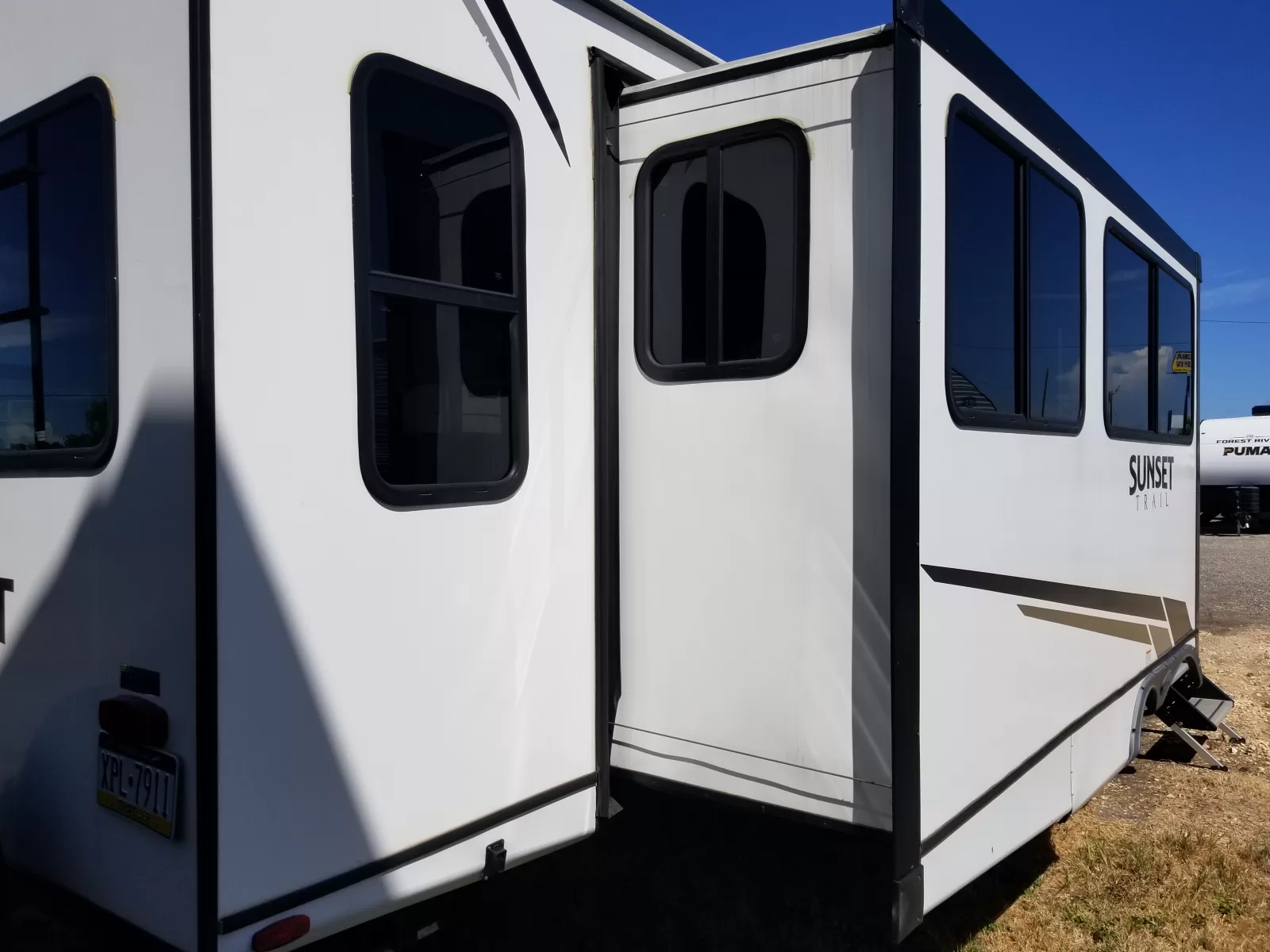 2023 Crossroads 330SI Travel Trailer for sale at Colonia Del Rey RV in Corpus Christi, TX