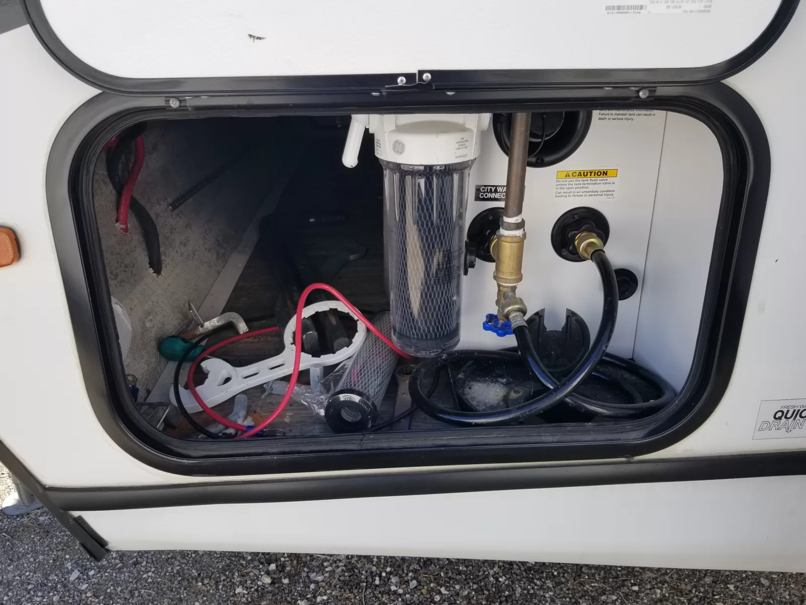 2023 Crossroads 330SI Travel Trailer for sale at Colonia Del Rey RV in Corpus Christi, TX