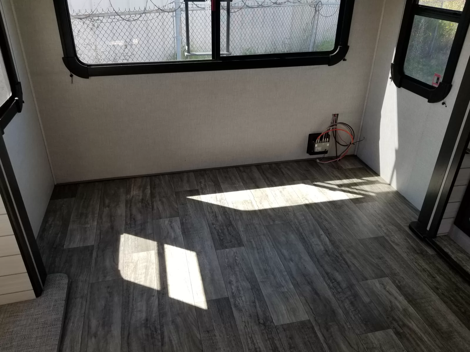 2023 Crossroads 330SI Travel Trailer for sale at Colonia Del Rey RV in Corpus Christi, TX