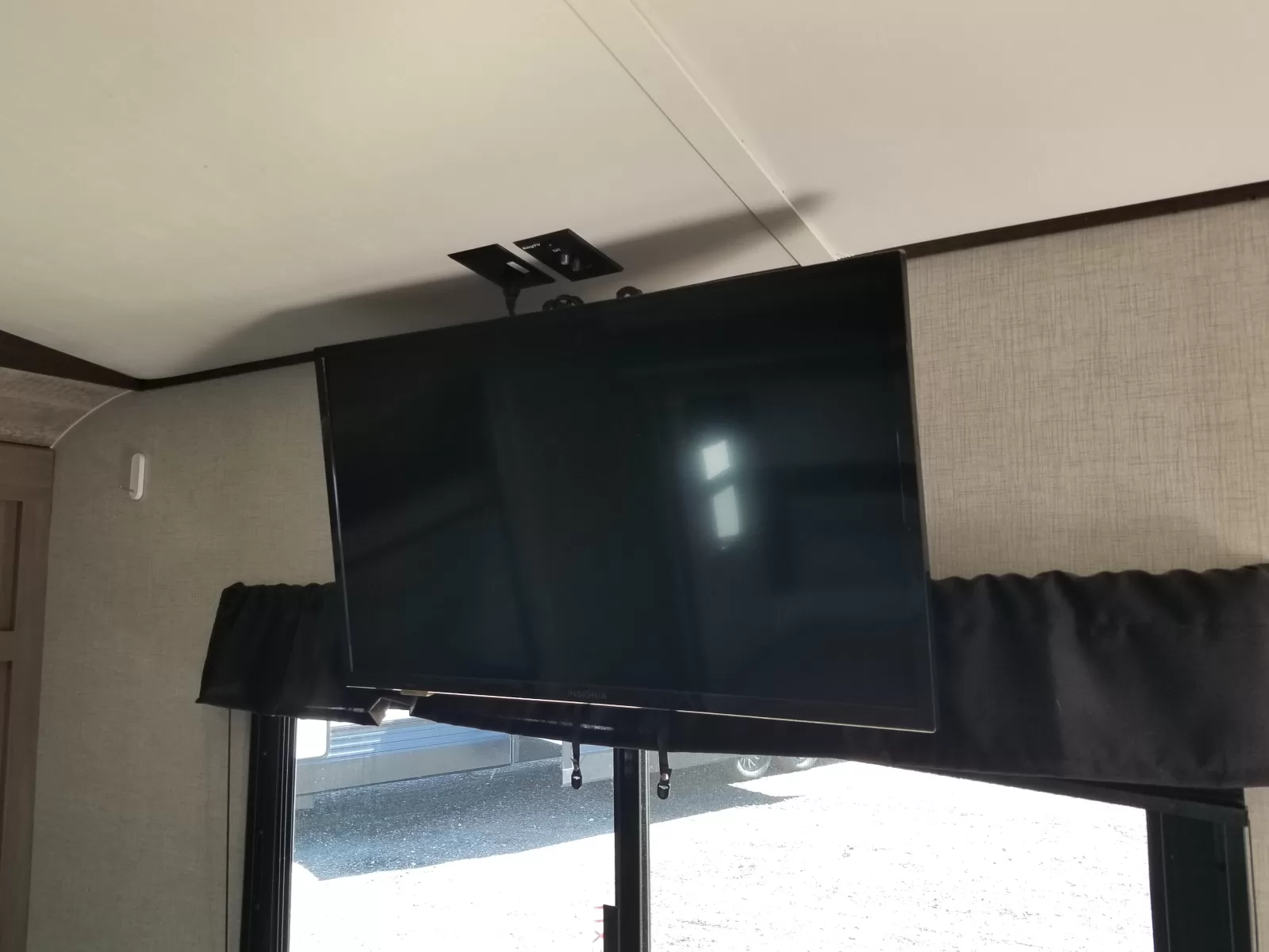 2023 Crossroads 330SI Travel Trailer for sale at Colonia Del Rey RV in Corpus Christi, TX