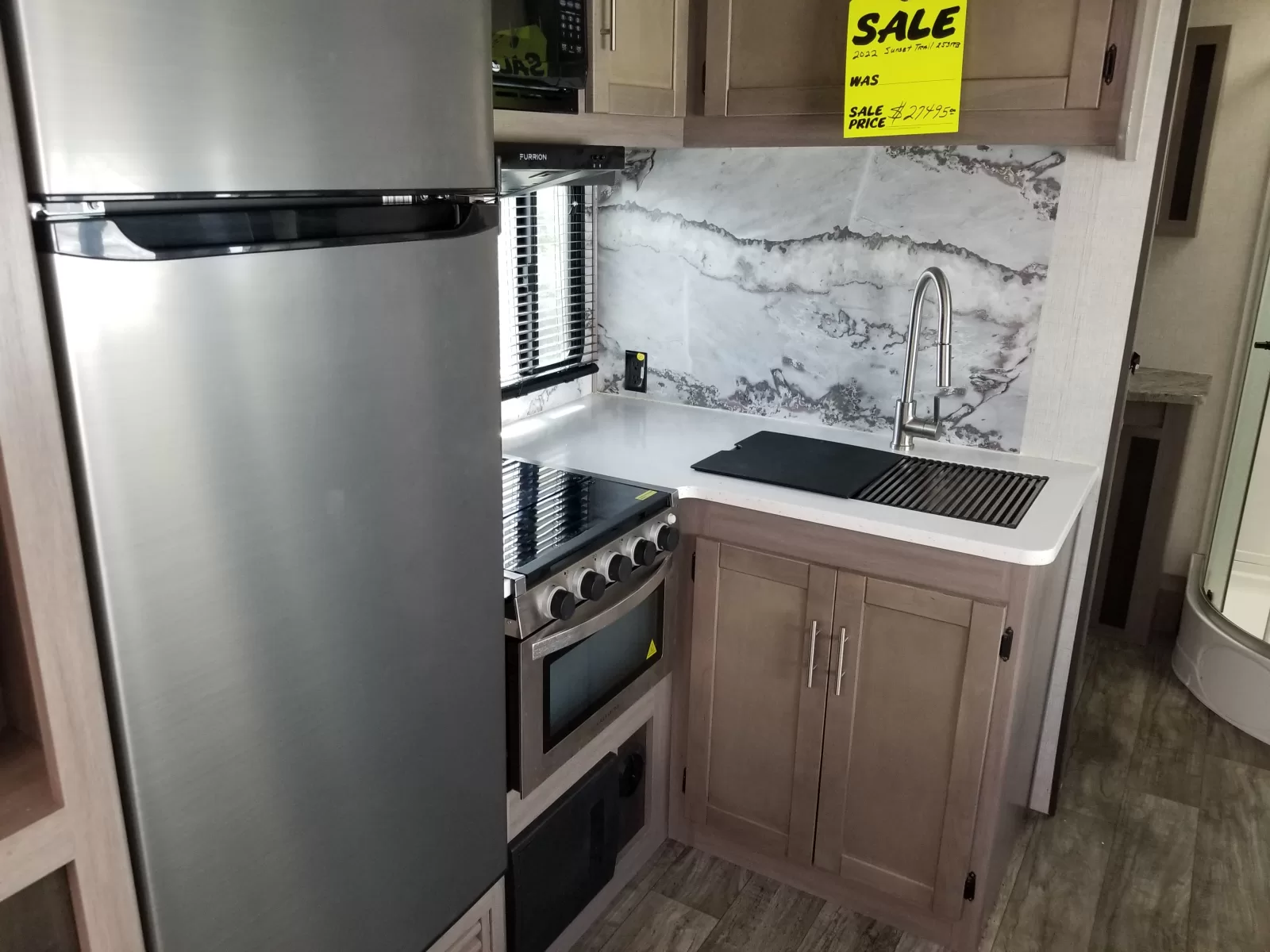 2022 Crossroads 253RB Travel Trailer for sale at Colonia Del Rey RV in Corpus Christi, TX