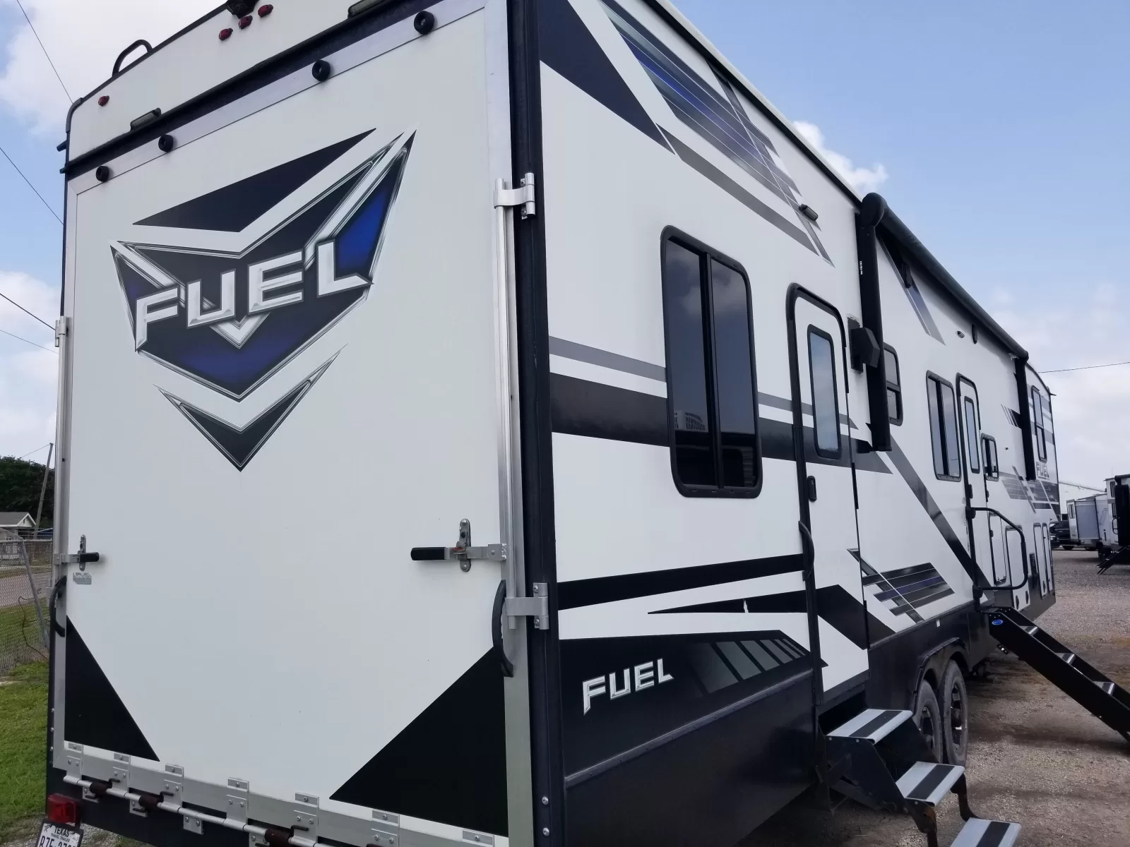 2021 Heartland 362 Fifth Wheel for sale at Colonia Del Rey RV in Corpus Christi, TX