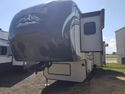 Used 2014 Jayco Pinnacle 36REQS — photo 3